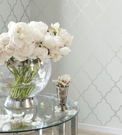 Anna French Klein Trellis Silver on Grey tapéta - Paisley Home
