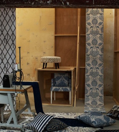 Christian Lacroix Marseille Puce tapéta - Paisley Home