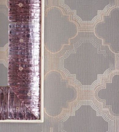 Osborne and Little Quatrefoil Pale Heather/Rose Gold tapéta - Paisley Home